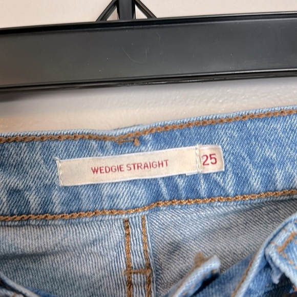 Levi's Light Wash Wedgie Straight Leg Jean - Picture 2 of 7